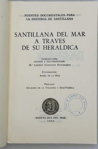 Portada del libro de Santillana del Mar a través de su heráldica