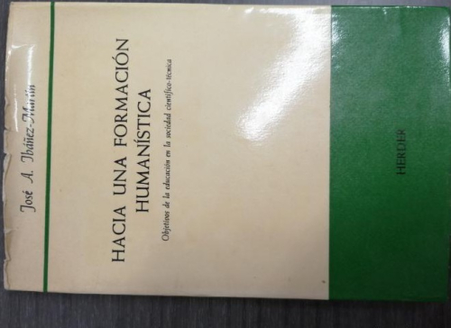 Portada del libro de HACIA UNA FORMACIÓN HUMANÍSTICA