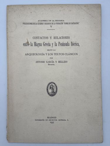 Book cover from Contactos y relaciones entre la Magna Grecia y la Península Ibérica