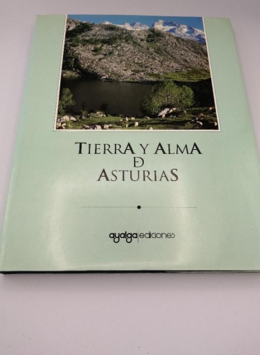 Portada del libro de TIERRA Y ALMA DE ASTURIAS.