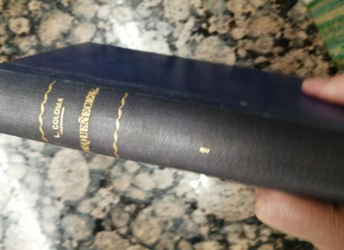 Portada del libro de PEQUEÑECES. L