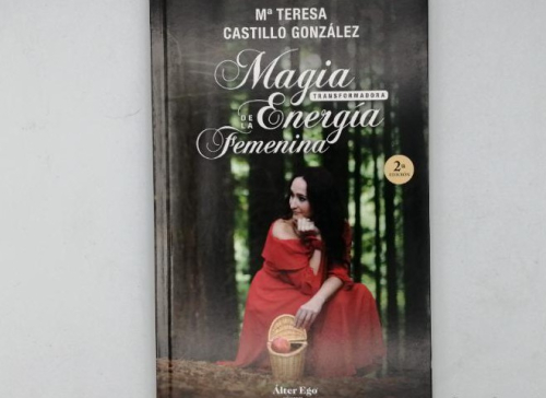 Portada del libro de MAGIA TRANSFORMADORA DE LA ENERGÍA FEMENINA.