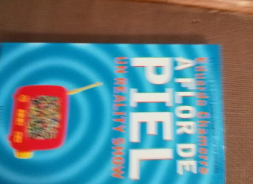 Book cover from A flor de piel. Eduardo Chamorro.